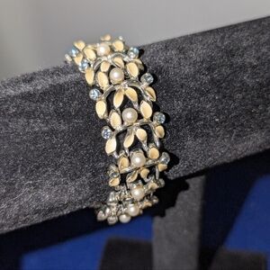 Elegant Silver and Cream Leaf Bracelet